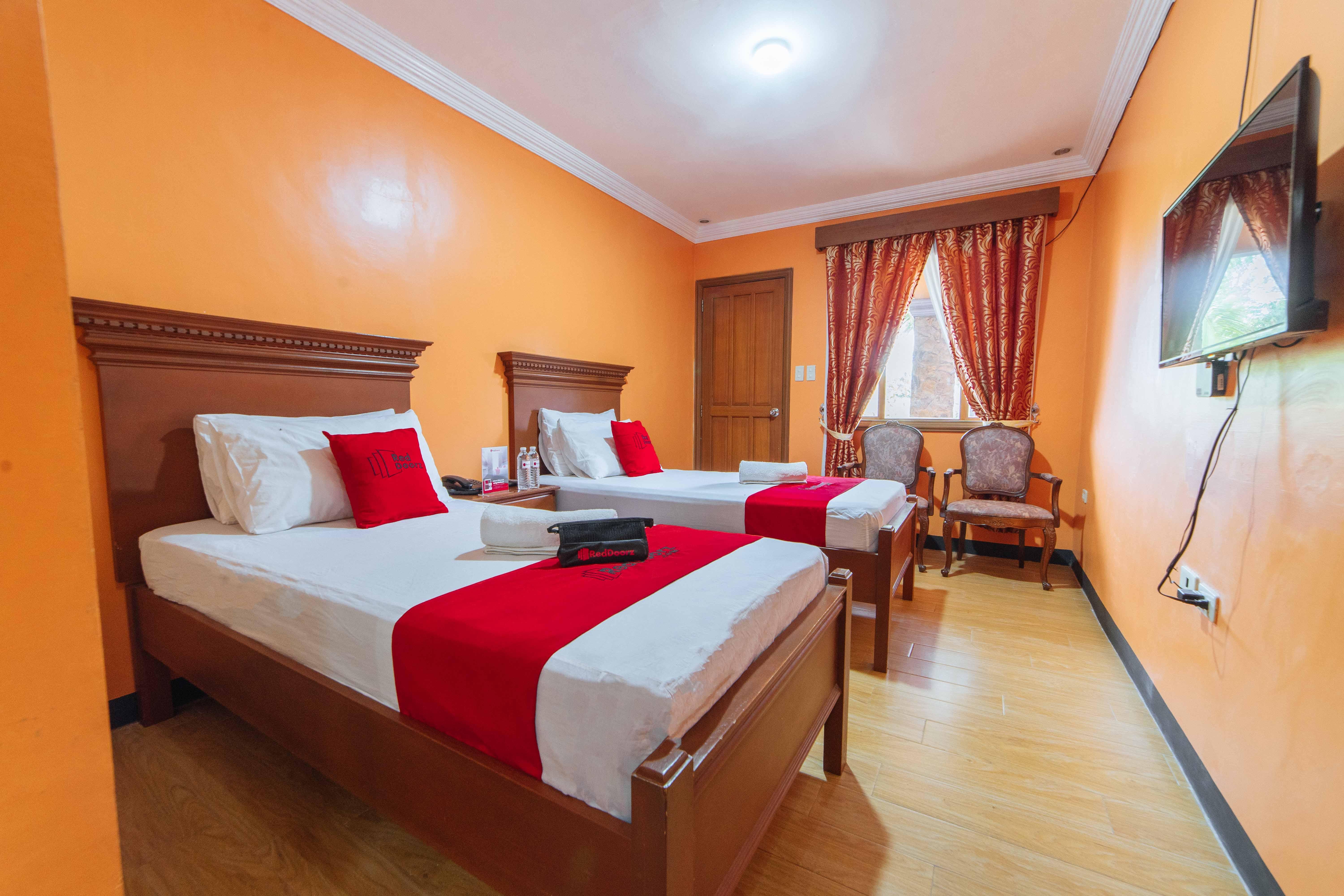 Reddoorz Plus @ Starhomes Olivianville Tarlac Kültér fotó