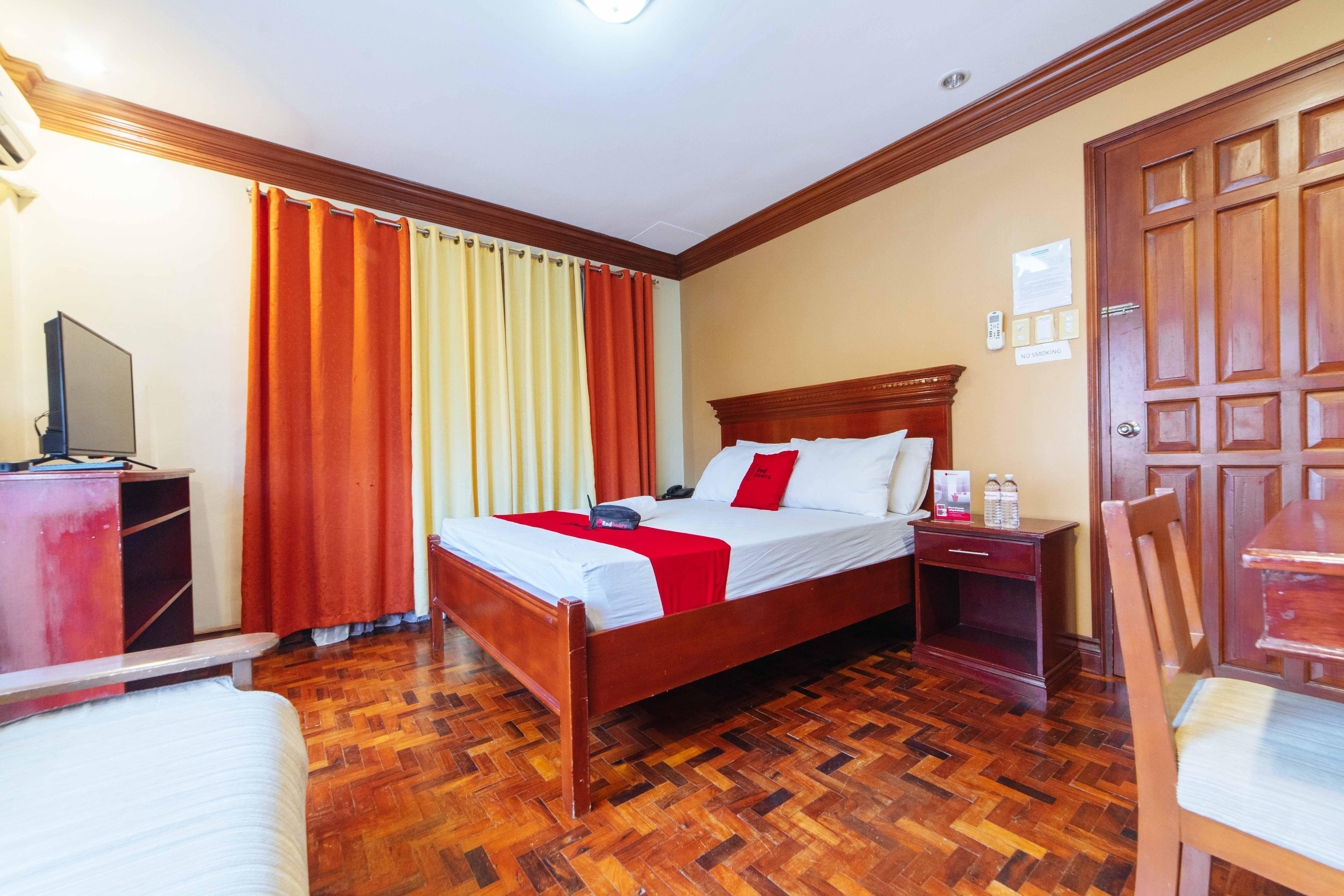 Reddoorz Plus @ Starhomes Olivianville Tarlac Kültér fotó
