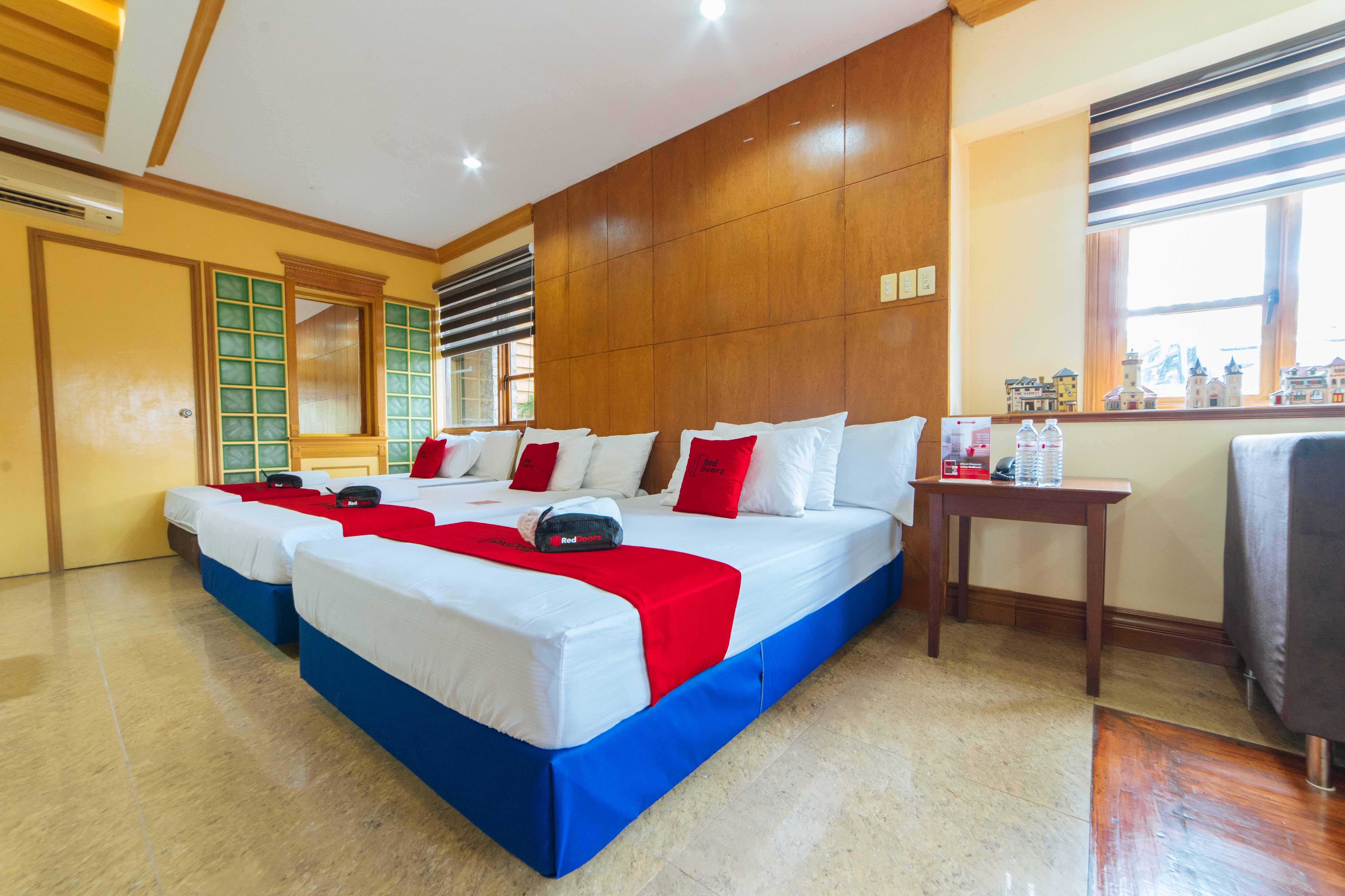 Reddoorz Plus @ Starhomes Olivianville Tarlac Kültér fotó