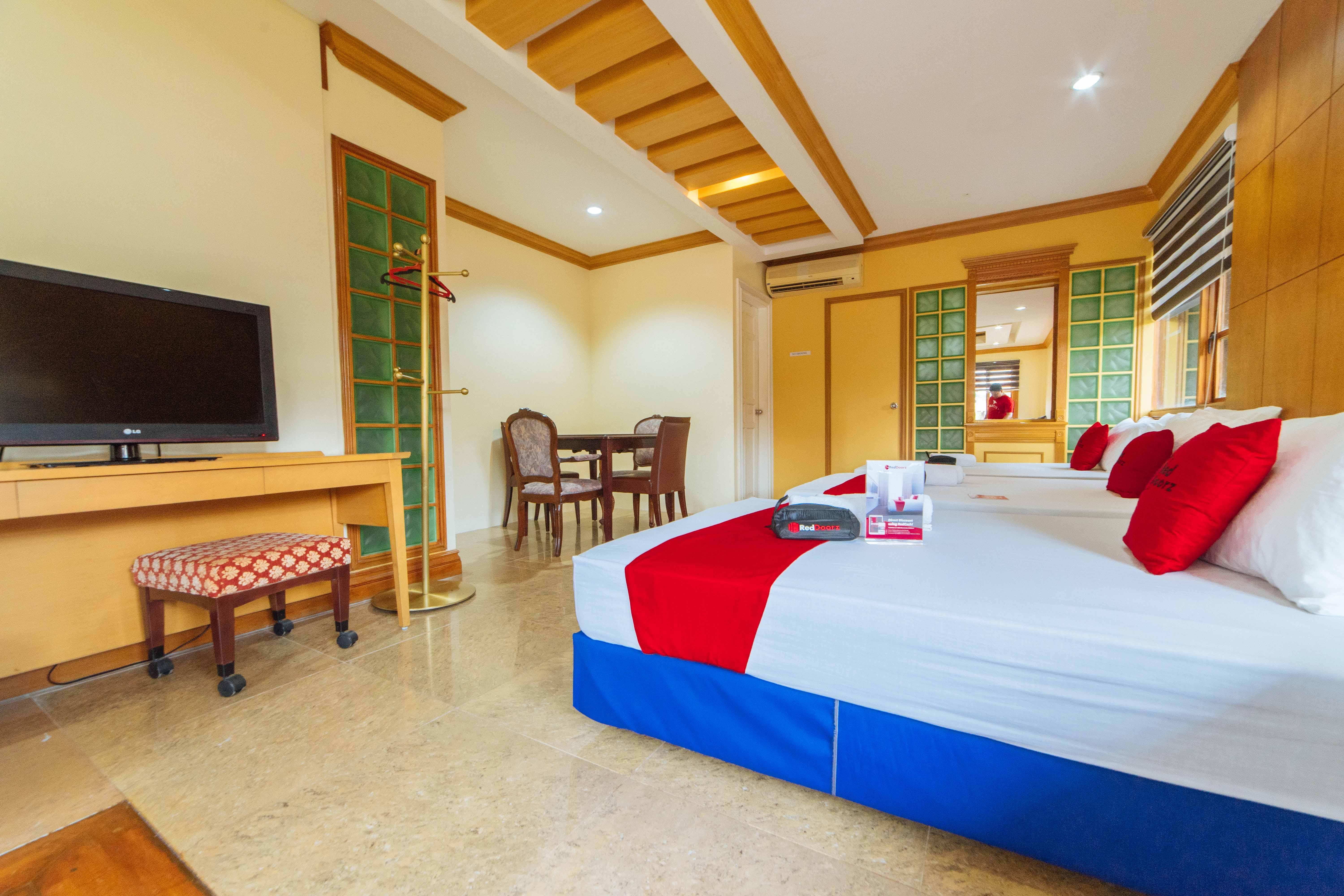 Reddoorz Plus @ Starhomes Olivianville Tarlac Kültér fotó