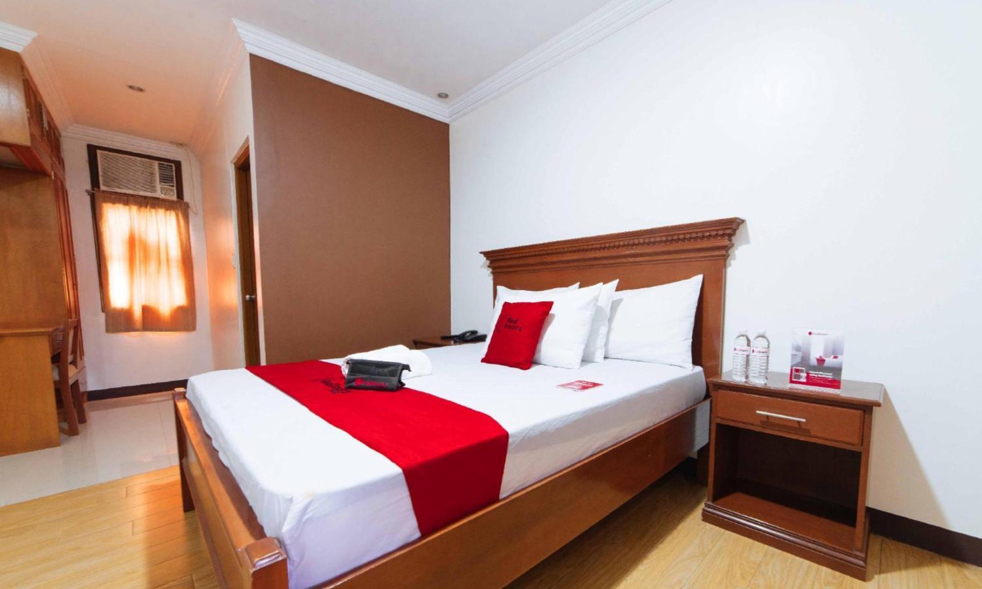Reddoorz Plus @ Starhomes Olivianville Tarlac Kültér fotó