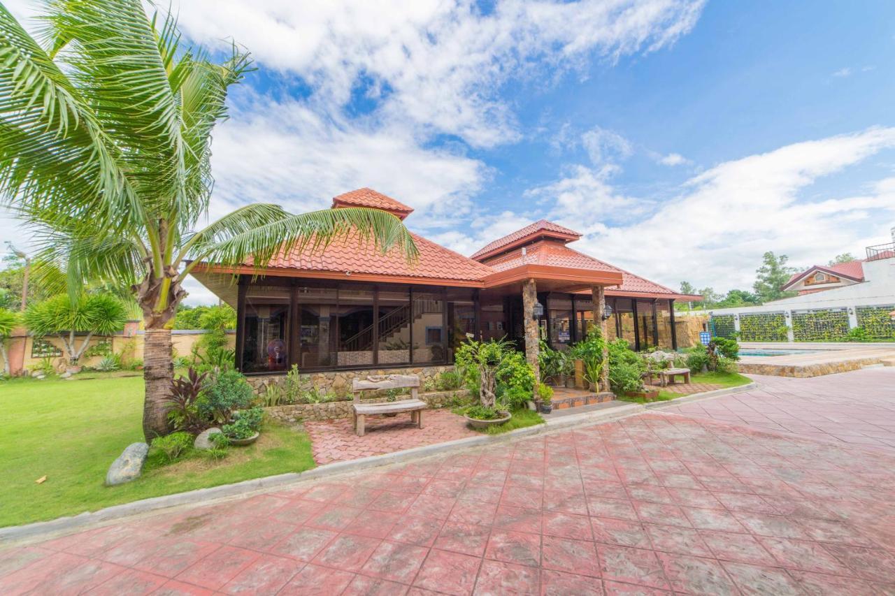 Reddoorz Plus @ Starhomes Olivianville Tarlac Kültér fotó