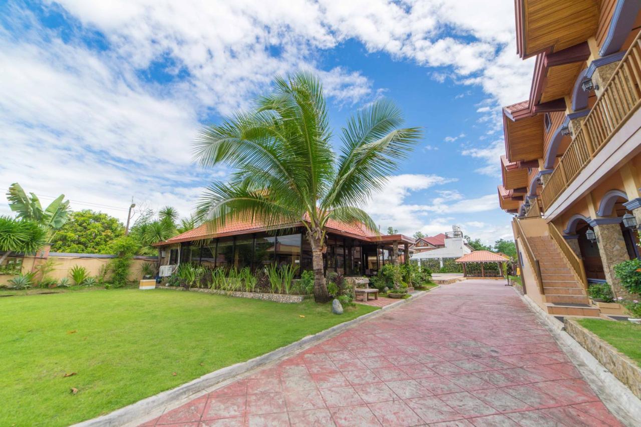 Reddoorz Plus @ Starhomes Olivianville Tarlac Kültér fotó