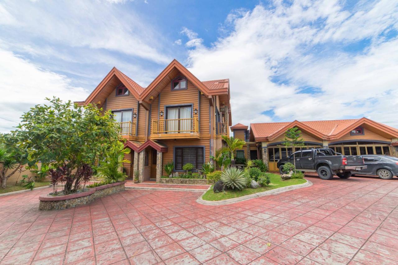 Reddoorz Plus @ Starhomes Olivianville Tarlac Kültér fotó