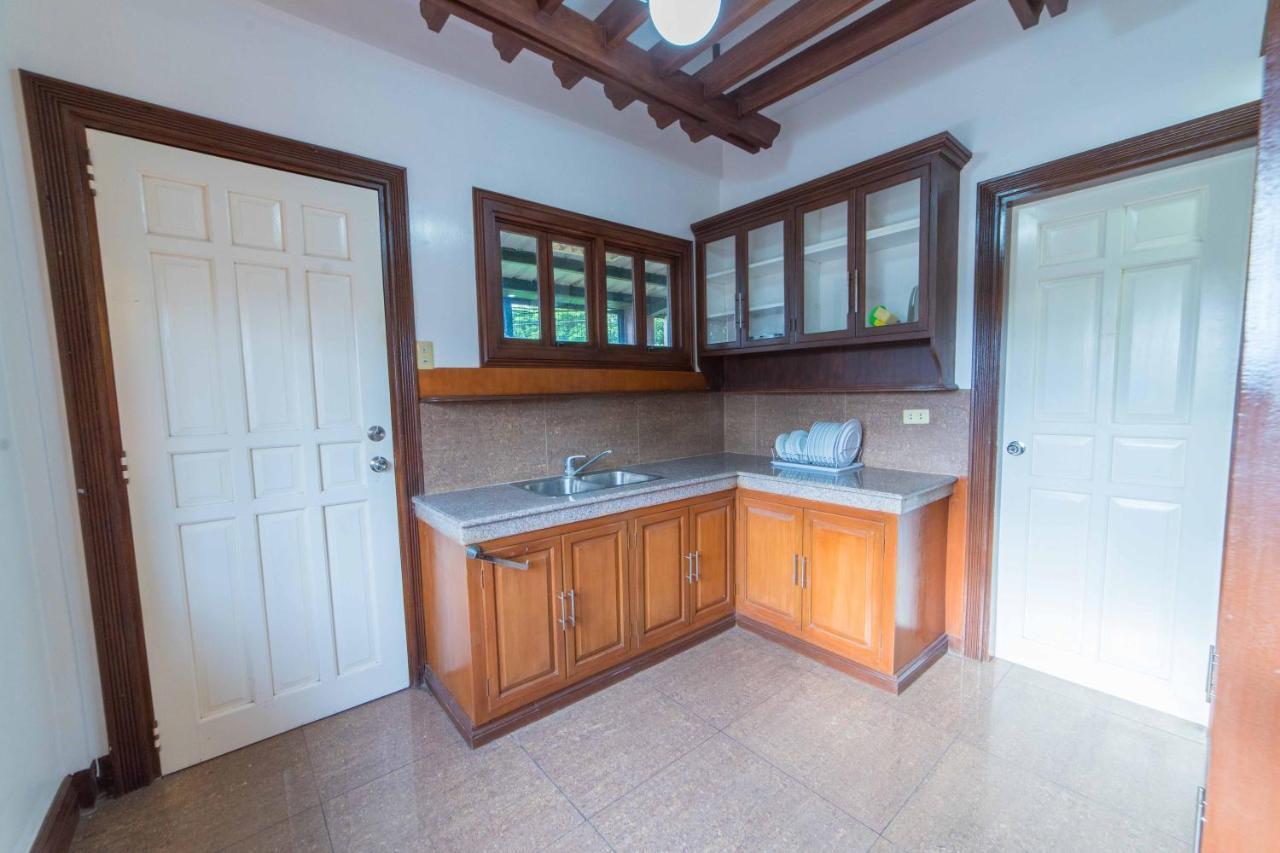 Reddoorz Plus @ Starhomes Olivianville Tarlac Kültér fotó