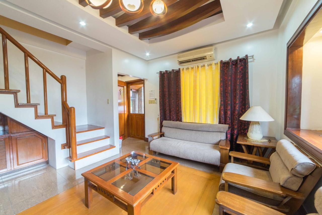 Reddoorz Plus @ Starhomes Olivianville Tarlac Kültér fotó