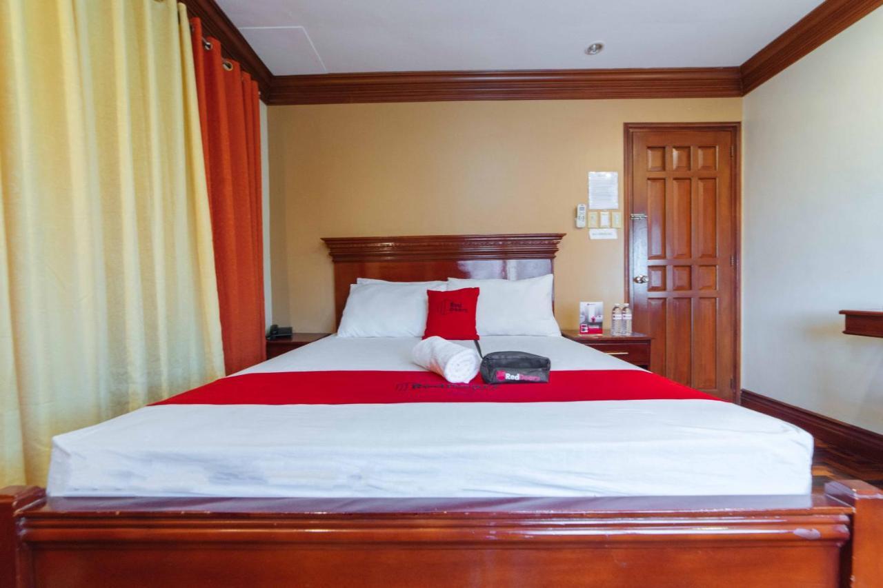 Reddoorz Plus @ Starhomes Olivianville Tarlac Kültér fotó